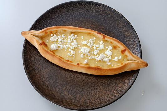 Pide mit Weichkäse